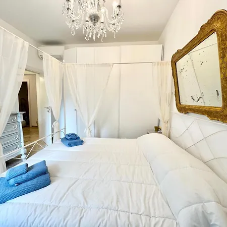 Il Gabbiano D'oro Apartment *
