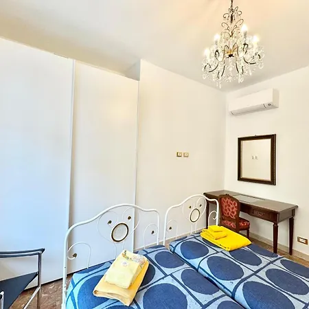 Il Gabbiano D'oro Apartment *